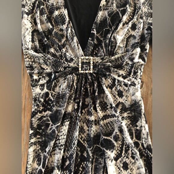 💕5️⃣✨Linda Segal dress✨snake skin print Sz Small retails for 98 - Picture 2 of 5
